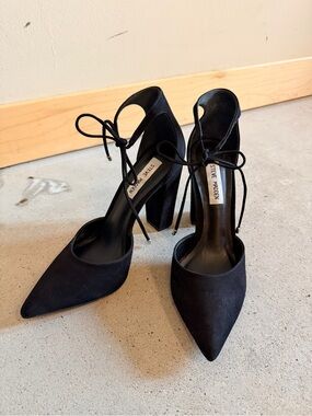 Steve Madden Black Pointed Toe Lace-Up Block Heels